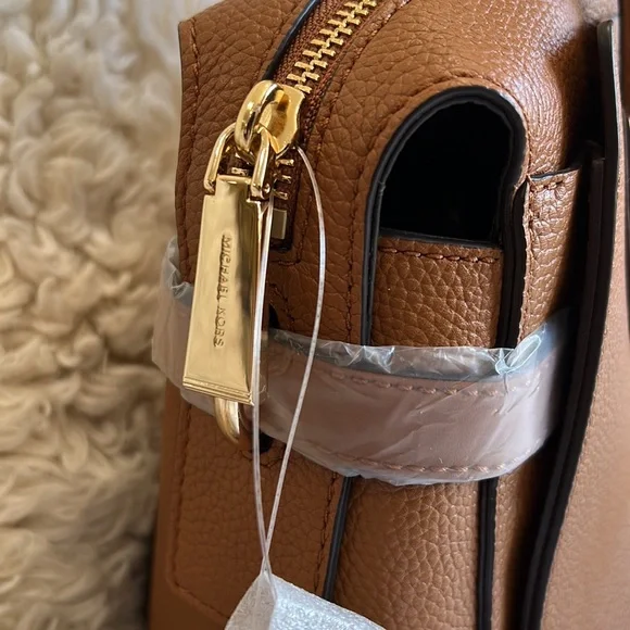 NWT Michael Kors Mercer Brown Pebbled Leather Satchel / Tote - Picture 3 of 11